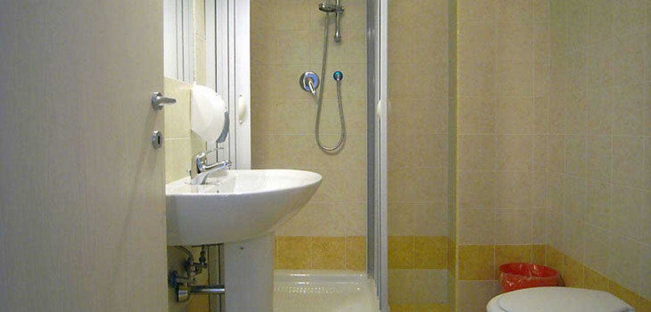 Toilette Hostel Colours