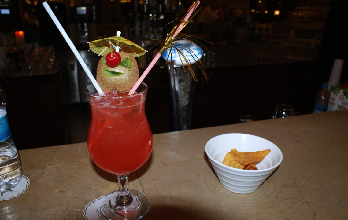 Drink von Ibrahim an der BAr Aydinbey Kings Palace & Spa