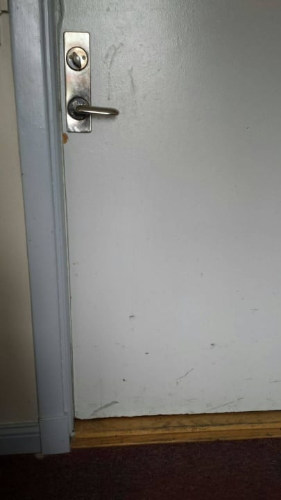 Die Zimmertür Hotel Colonial