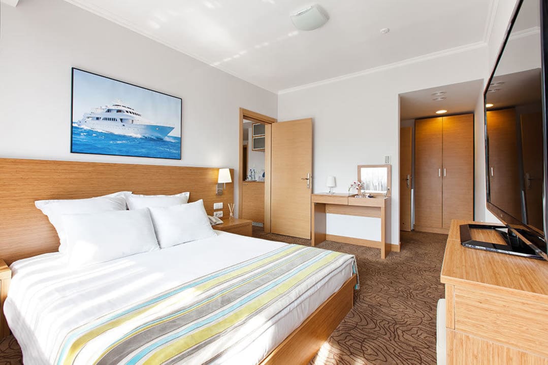 Полулюкс Yalta Intourist Hotel