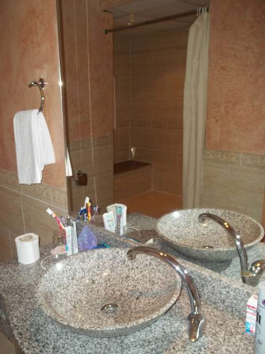 Badezimmer im FZ Pickalbatros Alf Leila Wa Leila Resort - Neverland Hurghada