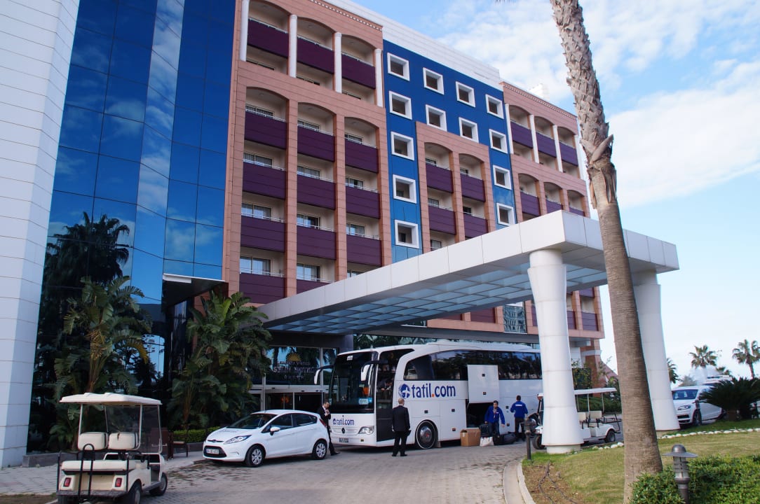 Modernes Hotel Kamelya Collection Selin Hotel