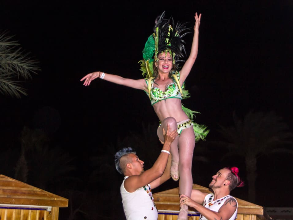 Tanzshow Beach Albatros Resort
