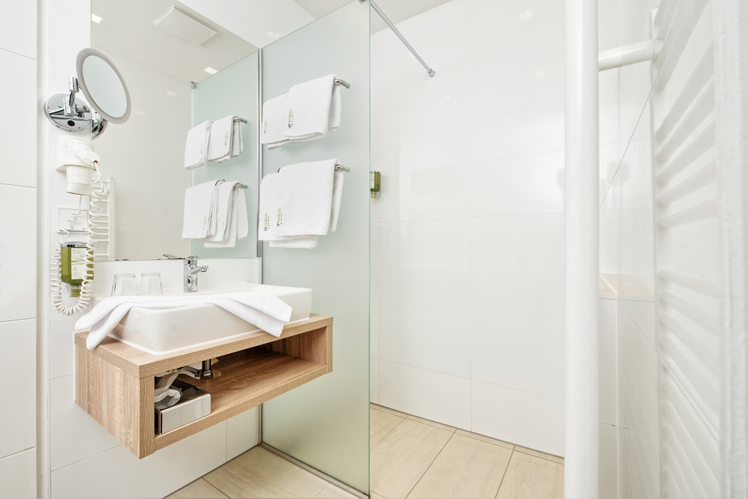 Zimmer Hotel 24 Checkin Velden