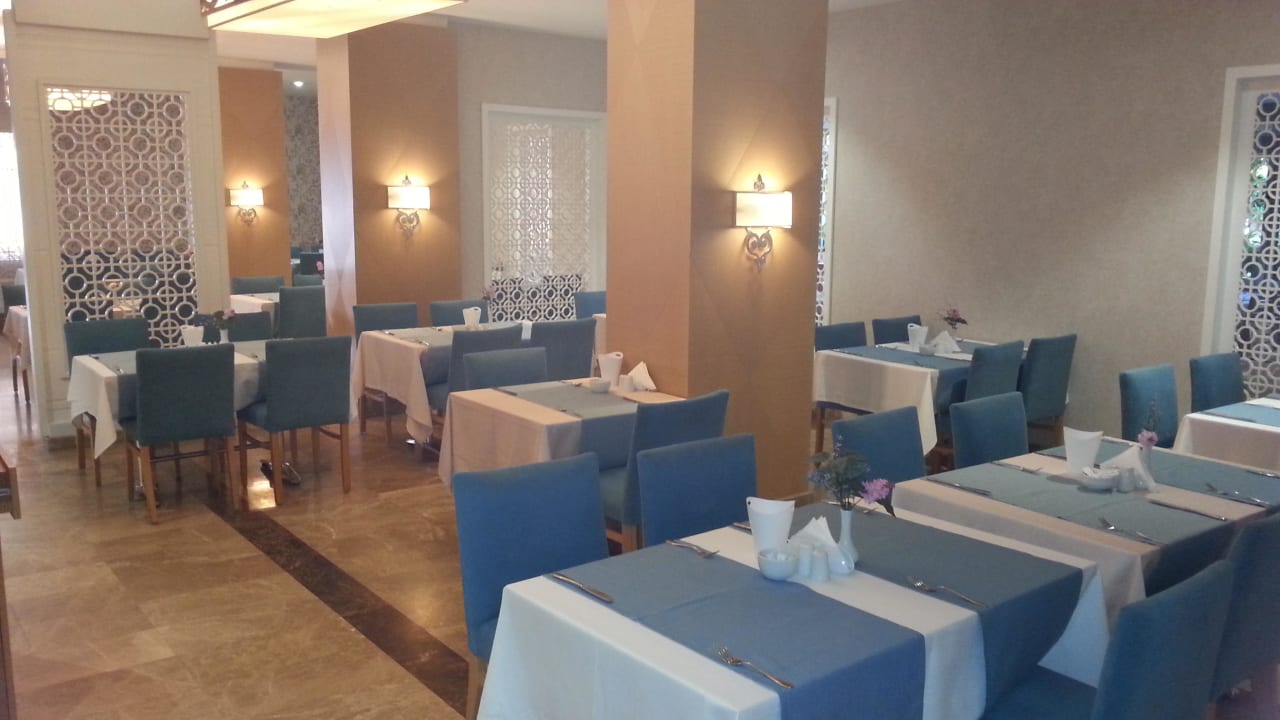 Een afgeschermd deel van het restaurant Side Mare Resort & Spa
