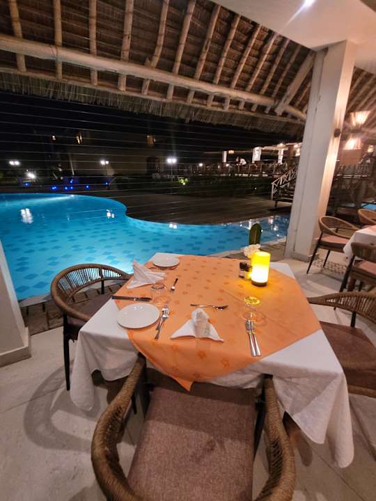 Gastro Neptune Pwani Beach Resort & Spa
