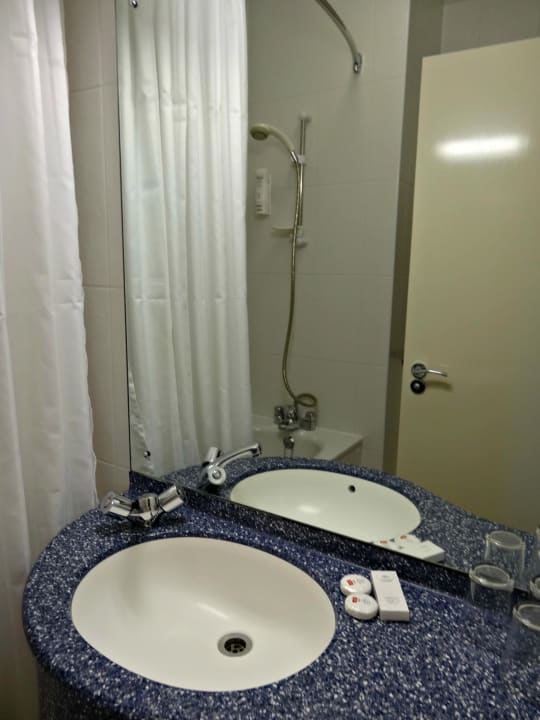 Waschtisch im Bad Hotel Merton