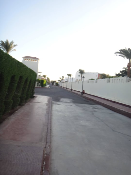 Wege in der Analge (am Rand) Pickalbatros Dana Beach Resort - Hurghada