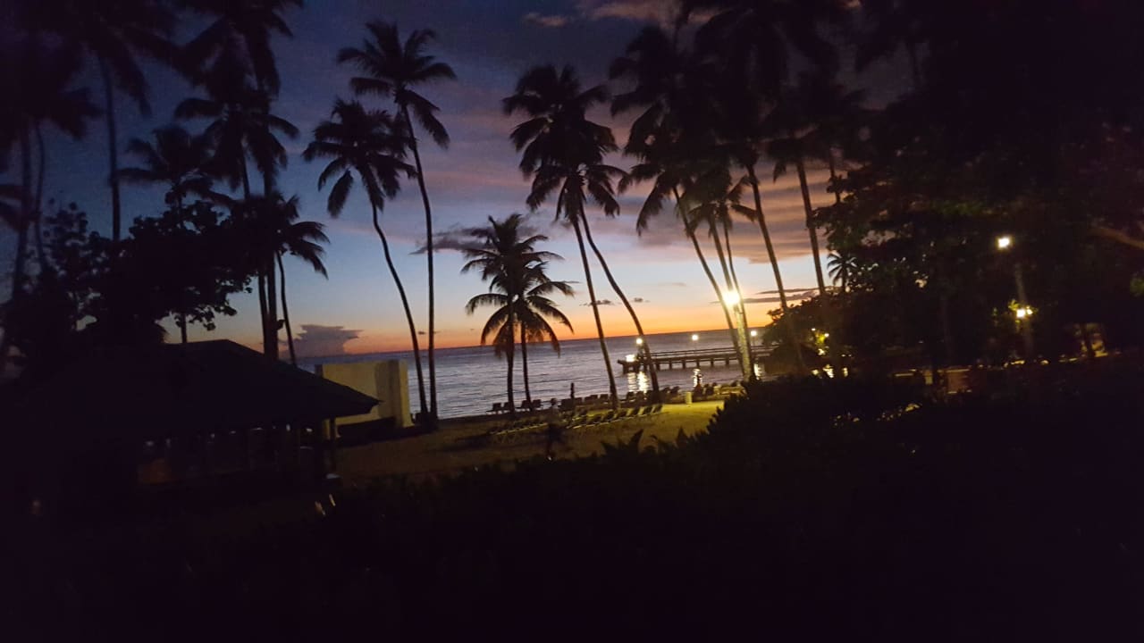 Strand bei Sonnenuntergang Dreams La Romana Resort & Spa