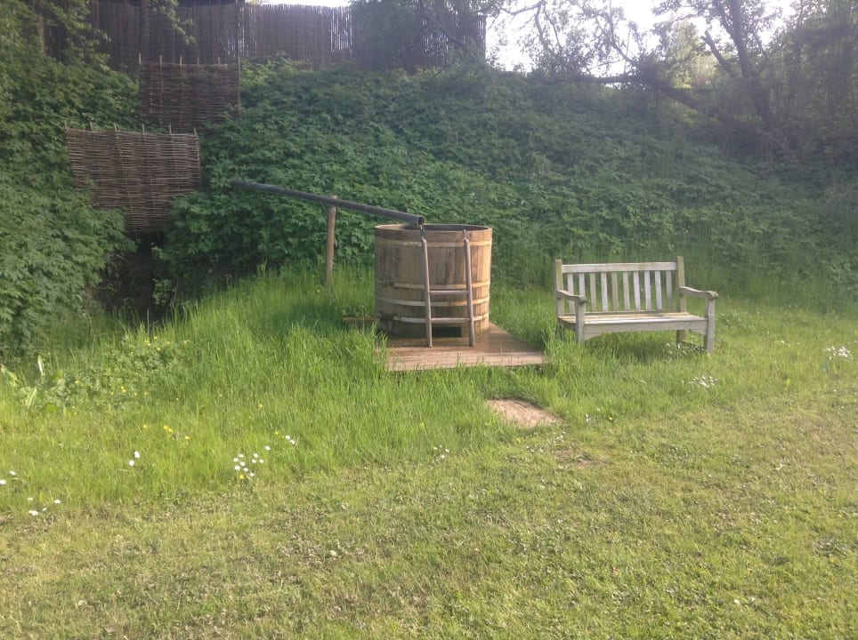 Fass zu Abkühlung nach dem Saunagang Hotel Waldschlösschen Schleswig