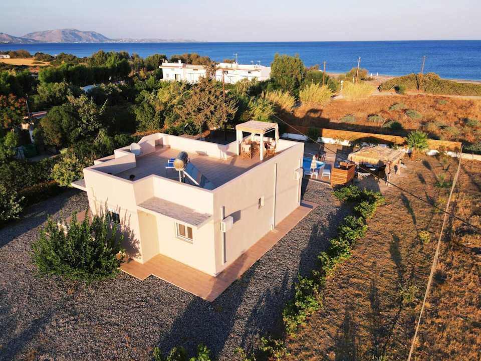 Außenansicht Gennadi Serenity House- beachfront villa with pool