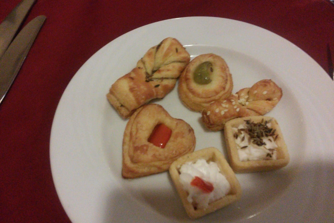 Herzhafte Snacks am Abendbüffet Tropitel Sahl Hasheesh