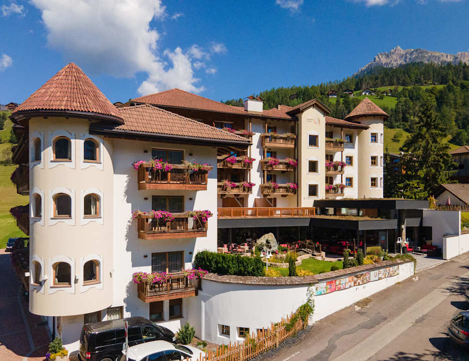 Außenansicht Hotel Almhof Call