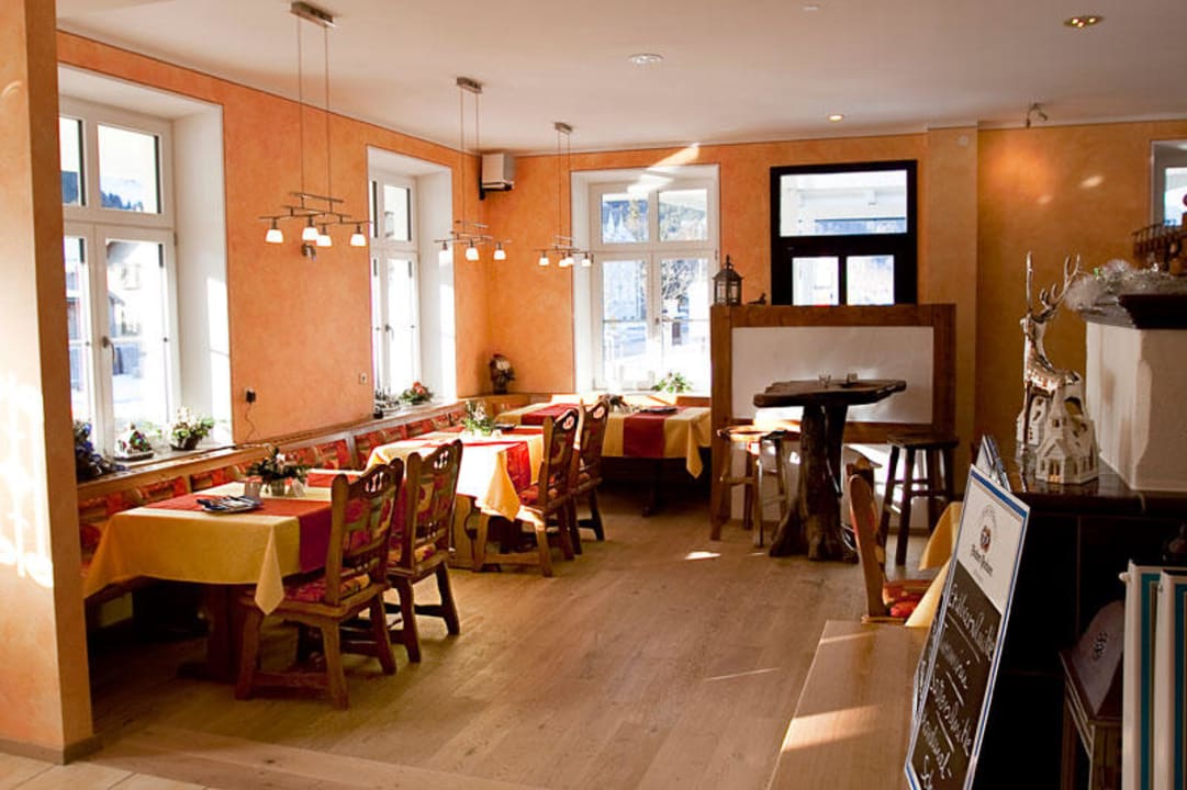 Gemütliches Restaurant Gleis 1 Hotel Ammergauer Hof