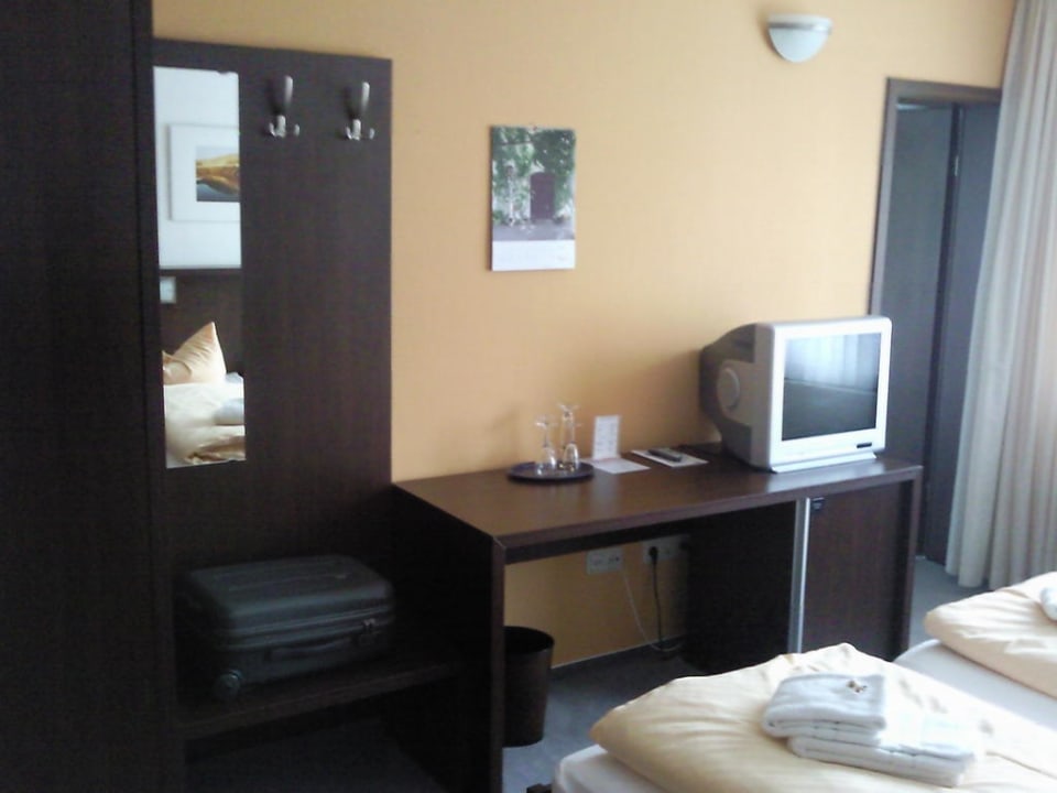 Schrank und TV Strandhotel Senftenberger See