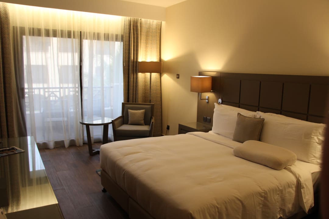 Zimmer The Cove Rotana Resort