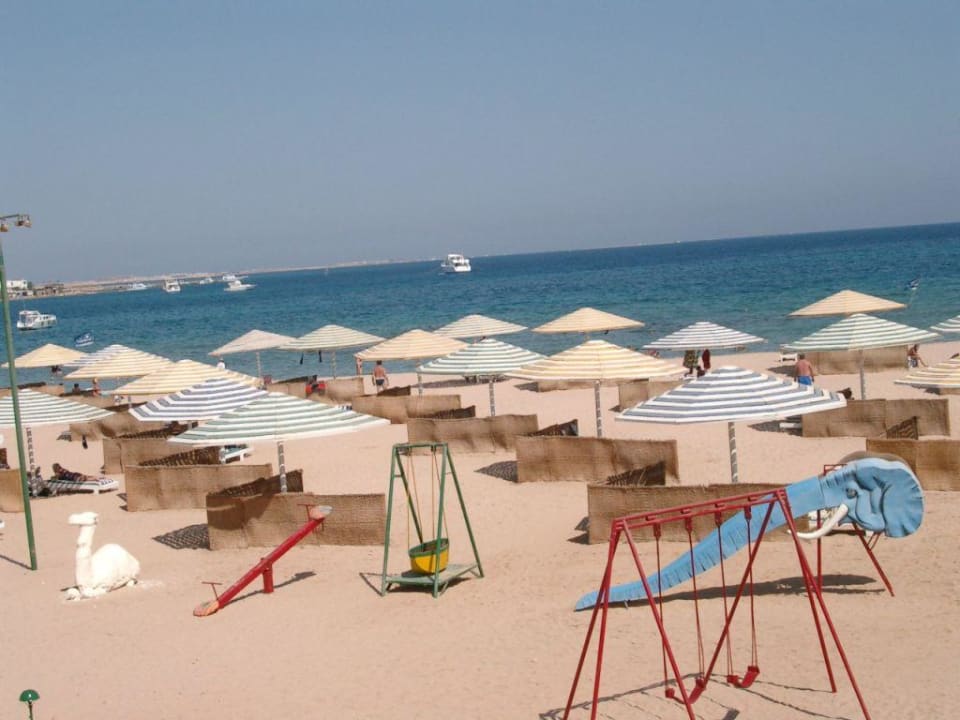 Strand mit Kinderspiel Menaville Safaga