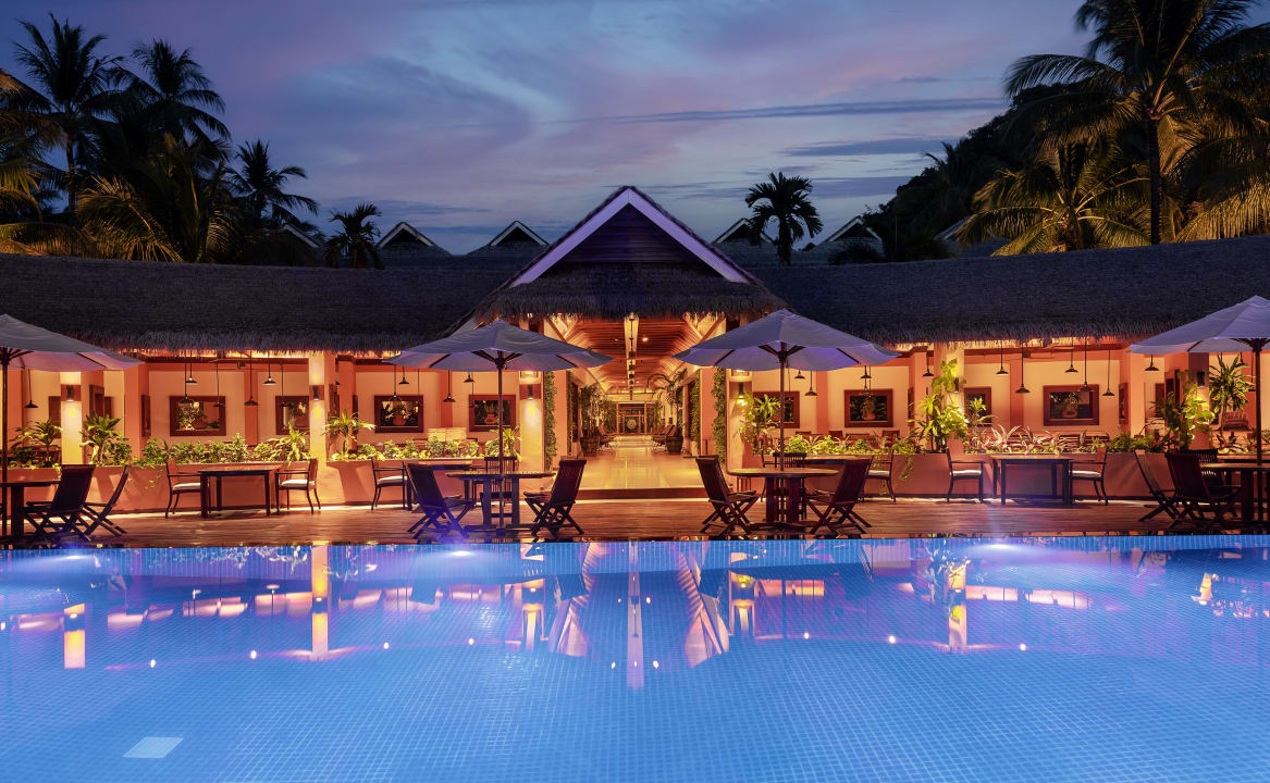 Pool Bayview - the beach resort