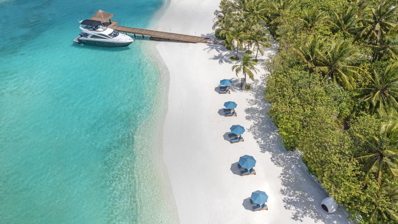 Strand Naladhu Private Island Maldives