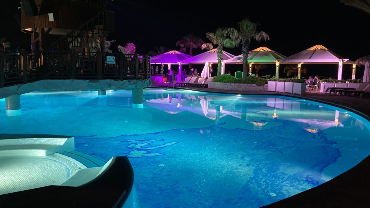 Pool Papillon Belvil
