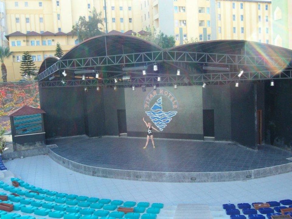 Showbühne Solivia Hotel