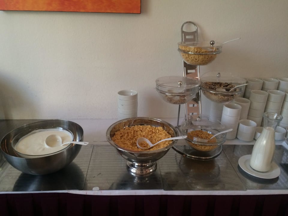 Frühstücksangebot Arion Airport Hotel