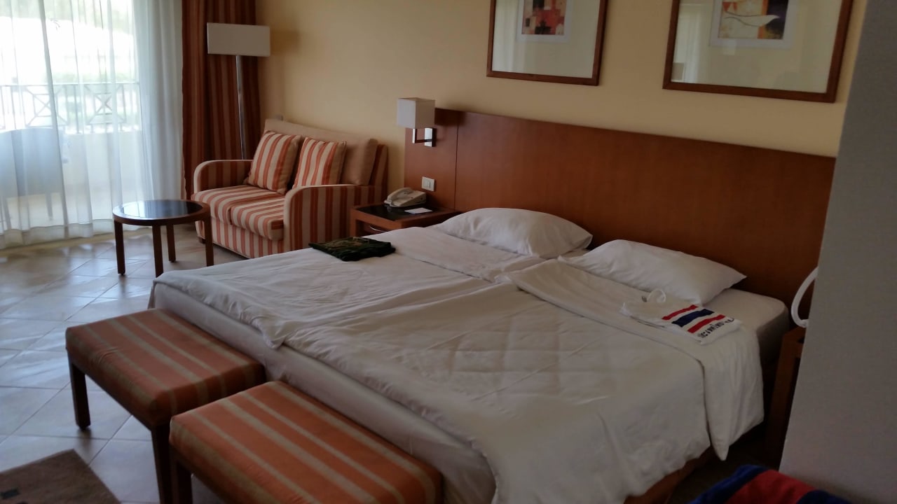 Großes Doppelbett Cleopatra Luxury Resort Makadi Bay