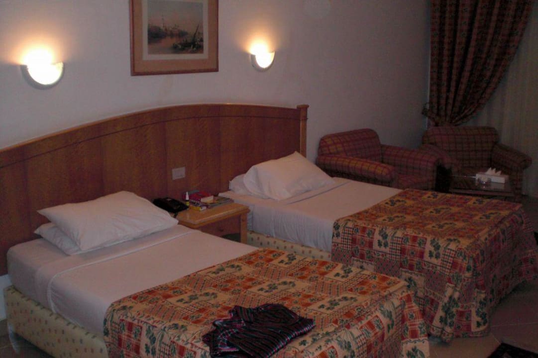 Unsere Betten im Standardzimmer Pickalbatros Alf Leila Wa Leila Resort - Neverland Hurghada