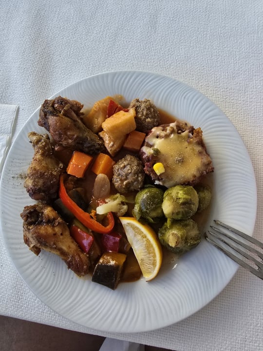 Gastro Laguna Beach Alya Resort & Spa Hotel