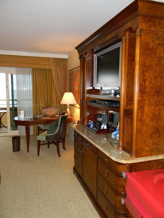 Fernsehen Hotel Eau Palm Beach Resort & Spa