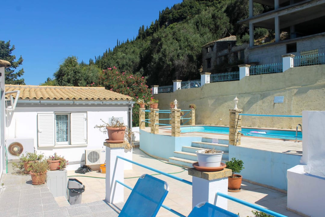 Die Dachterrasse mit Pool Studios & Appartements Belvedere