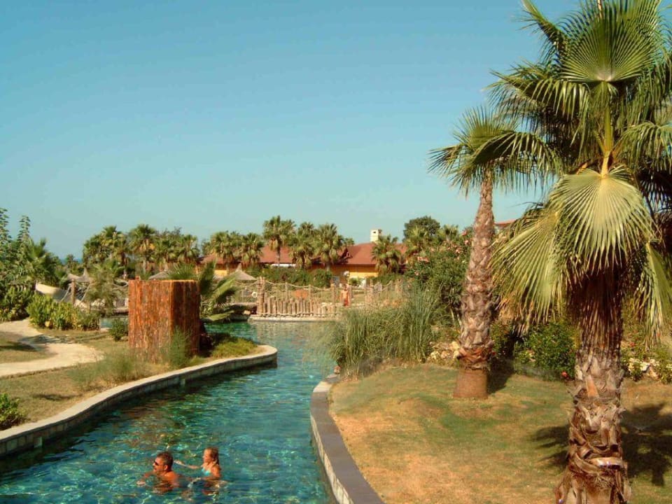 Amazon Waterworld Club Grand Side