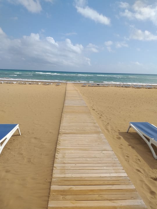 Strand Ramada Resort by Wyndham Side