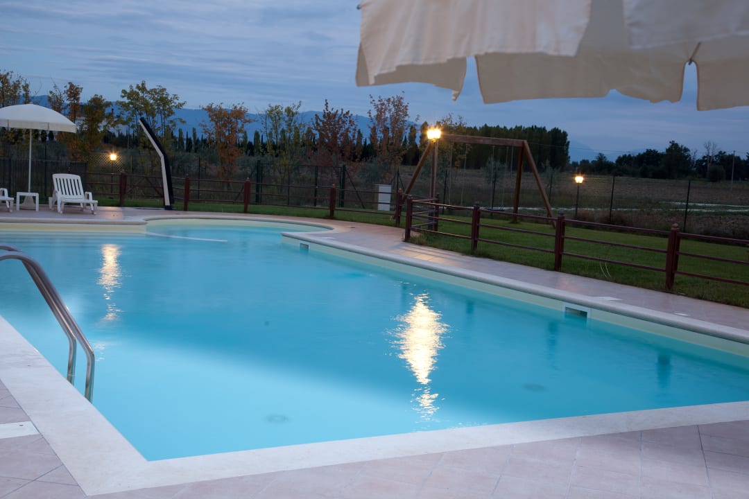 Pool Agriturismo Le Rondini di Francesco di Assisi