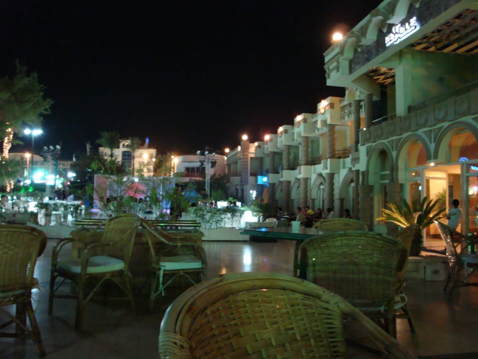 Терраса у отеля Cataract Layalina Hotel Naama Bay