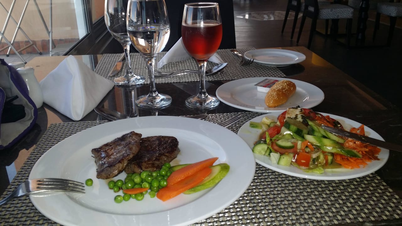 Rindersteak am Mittag Novotel Marsa Alam Beach Resort