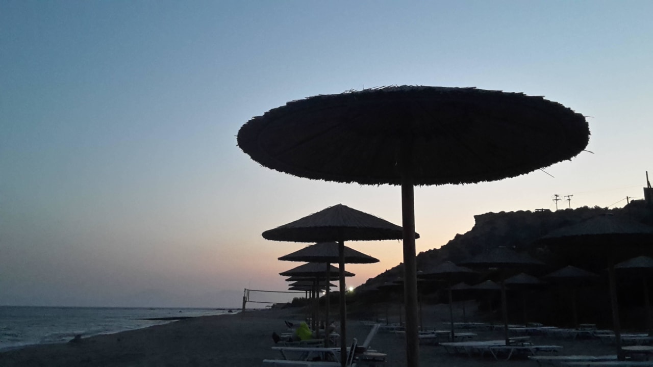 Abendstimmung am Strand Atlantica Belvedere Resort