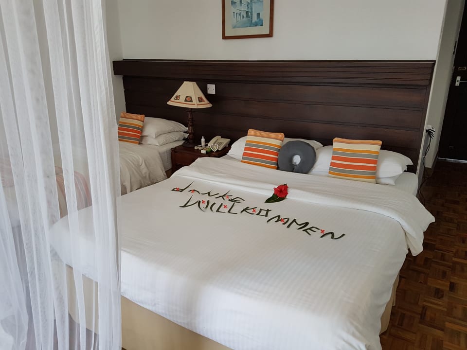 Zimmer Travellers Beach Hotel & Club