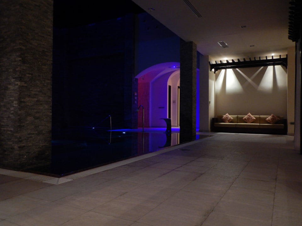 Spa, Innenpool The Ritz-Carlton Ras Al Khaimah, Al Wadi Desert