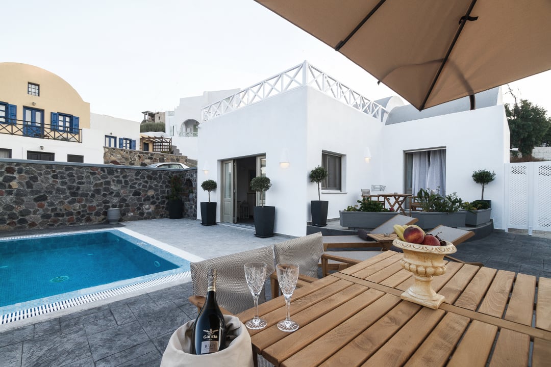 Pool Mathios luxury Homes