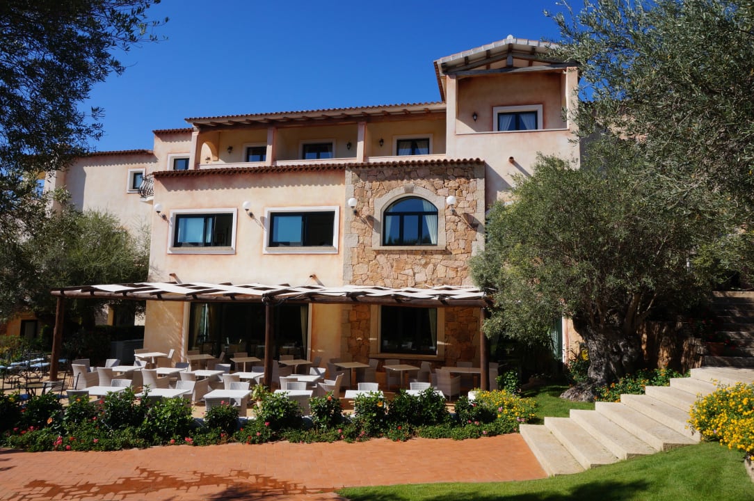 Tolles Ambiente beim Frühstück & abends romantisch Hotel La Rocca Resort & Spa