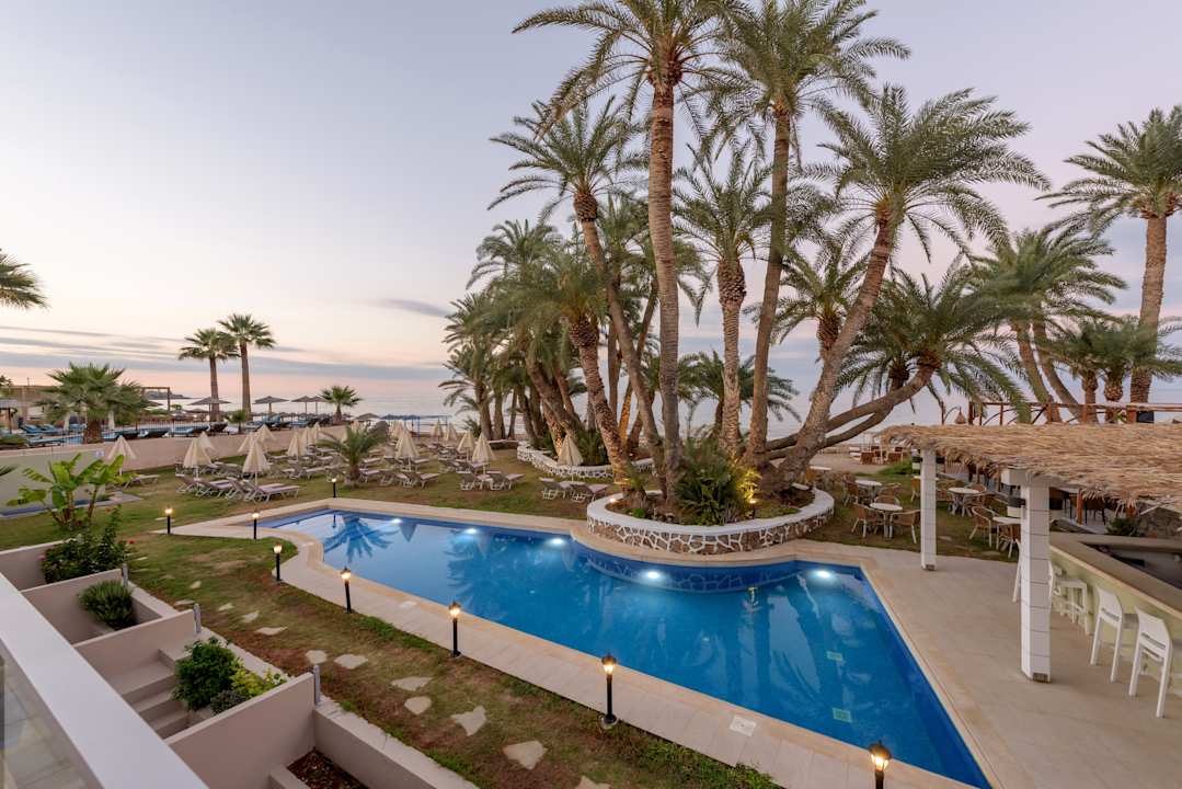 Pool Palm Beach Hotel