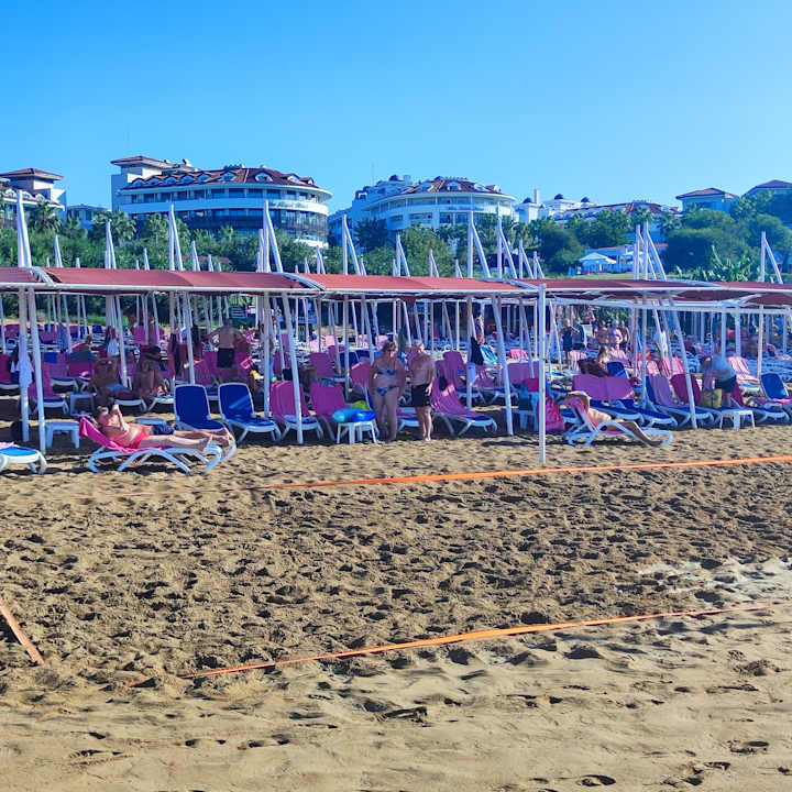 Strand Alba Queen Hotel