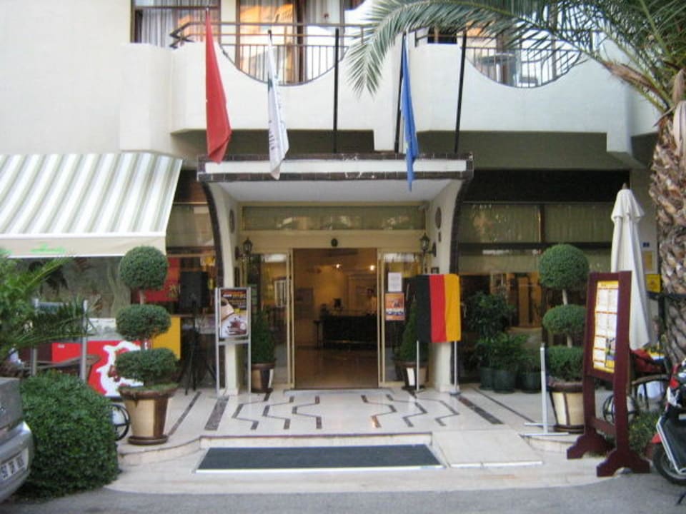 hoteleingang Gardenia Hotel
