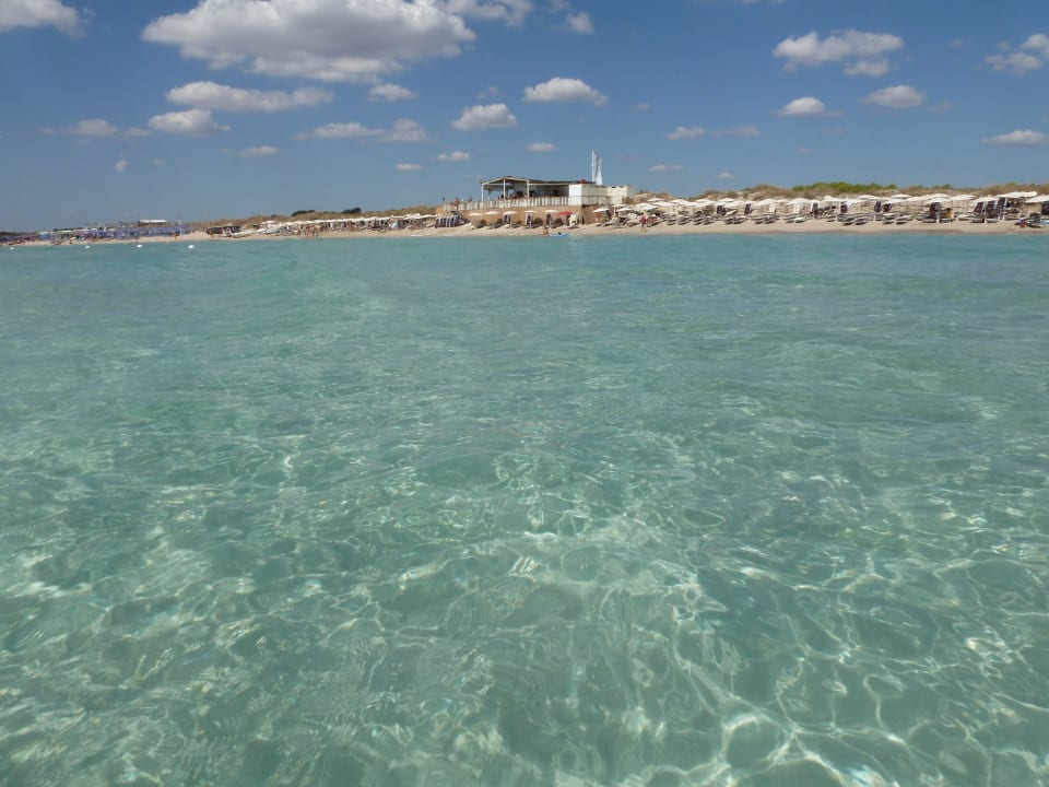 Blick zur Strandbar Vivosa Apulia Resort
