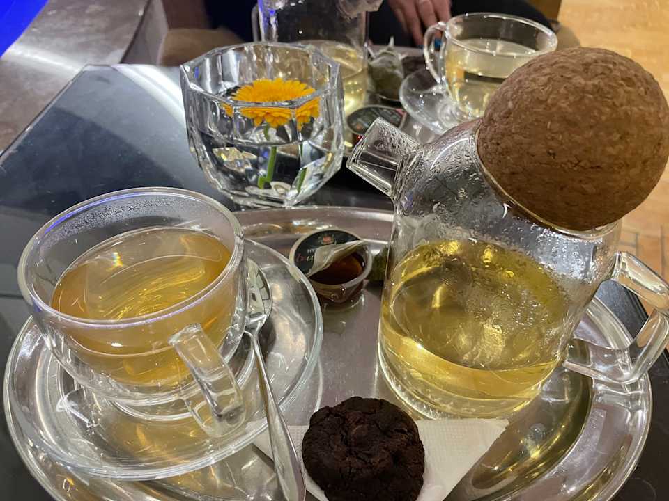 Gastro Bahi Ajman Palace Hotel