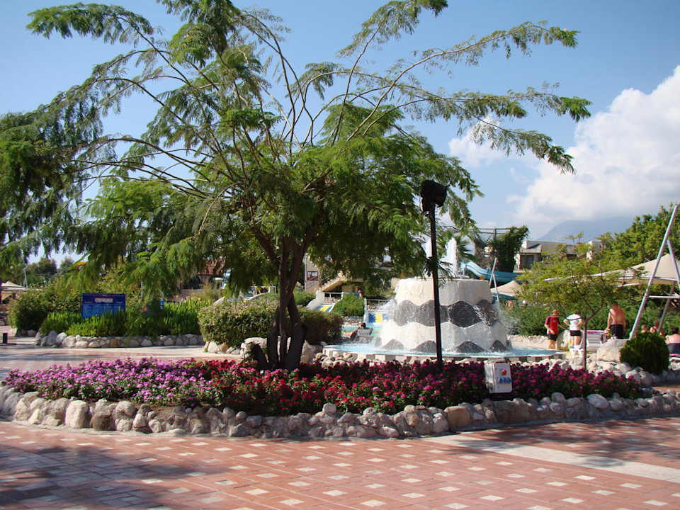 Сквер Limak Limra Hotel & Resort