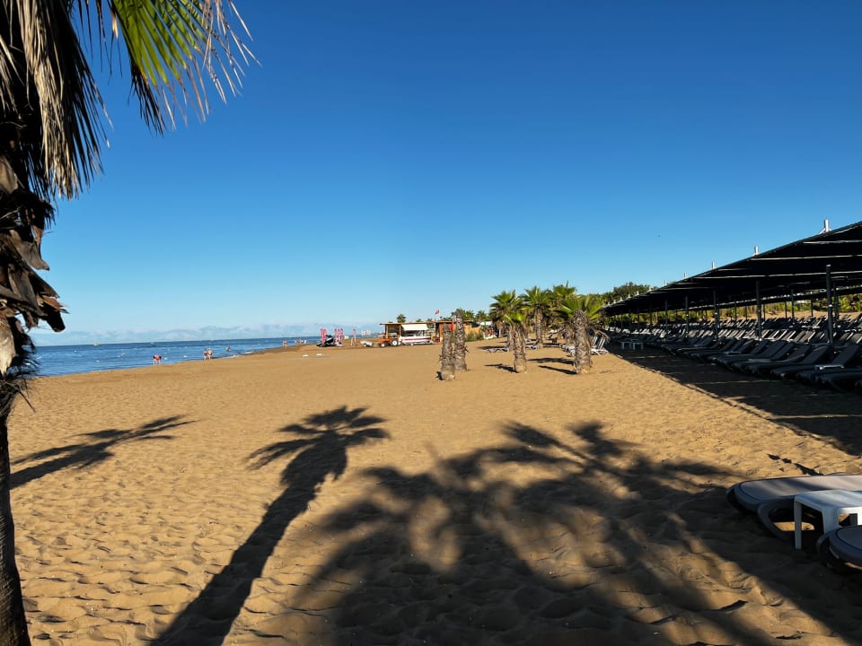 Strand Club Grand Side