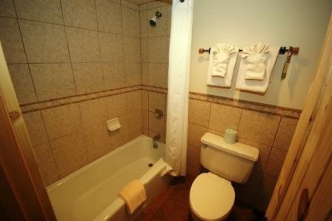 Badezimmer Zimmerkategorie KIVA Hotel Far View Lodge