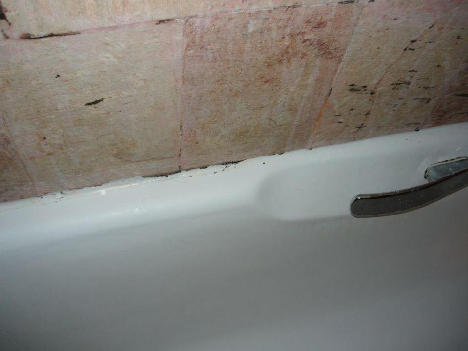 Die verschimmelte Wanne Hotel El Mouradi Djerba Menzel